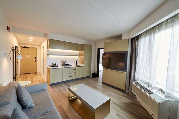  - Bloom Hotel Mississauga