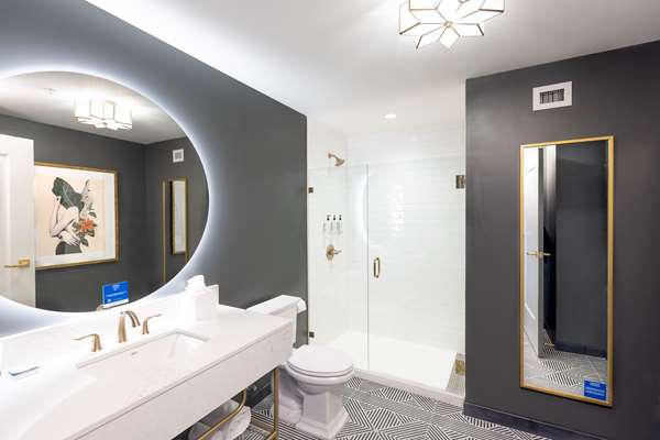  - Kelly Hotel Downtown Birmingham - I-20 & I-59, Exits 124D & 126A