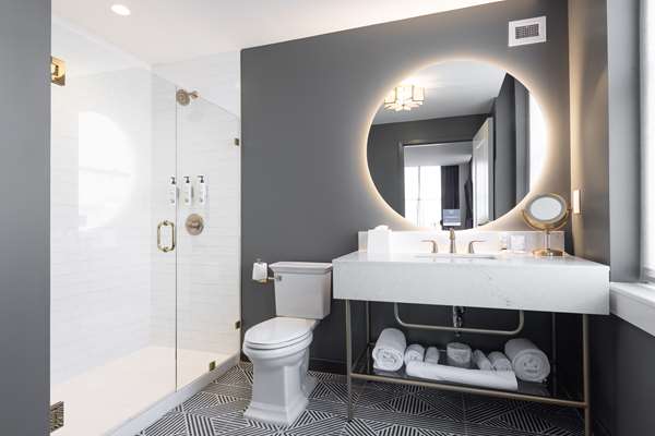  - Kelly Hotel Downtown Birmingham - I-20 & I-59, Exits 124D & 126A