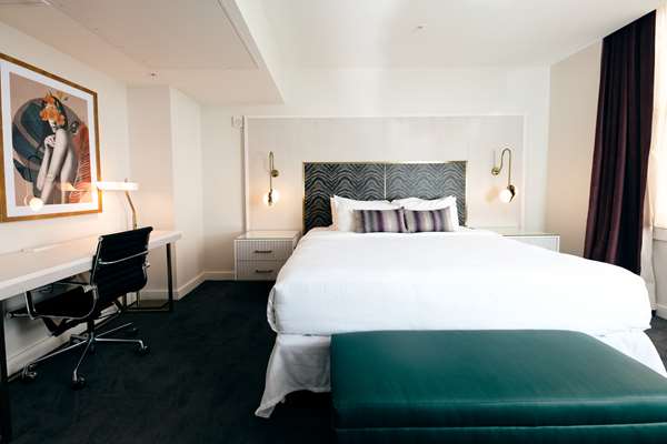  - Kelly Hotel Downtown Birmingham - I-20 & I-59, Exits 124D & 126A