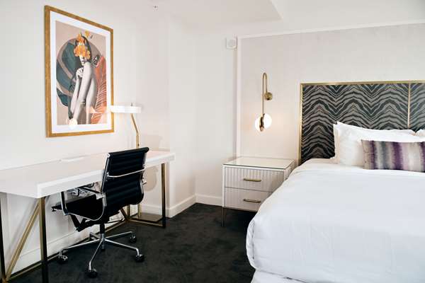  - Kelly Hotel Downtown Birmingham - I-20 & I-59, Exits 124D & 126A