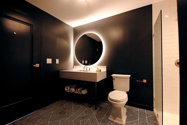  - Kelly Hotel Downtown Birmingham - I-20 & I-59, Exits 124D & 126A