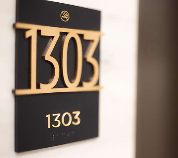  - Kelly Hotel Downtown Birmingham - I-20 & I-59, Exits 124D & 126A