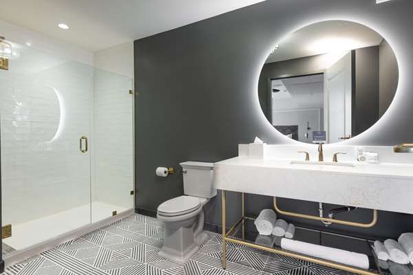  - Kelly Hotel Downtown Birmingham - I-20 & I-59, Exits 124D & 126A