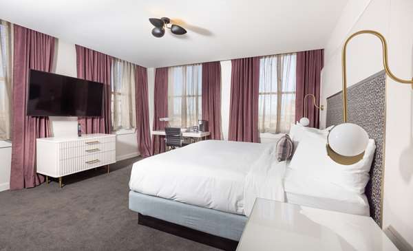  - Kelly Hotel Downtown Birmingham - I-20 & I-59, Exits 124D & 126A