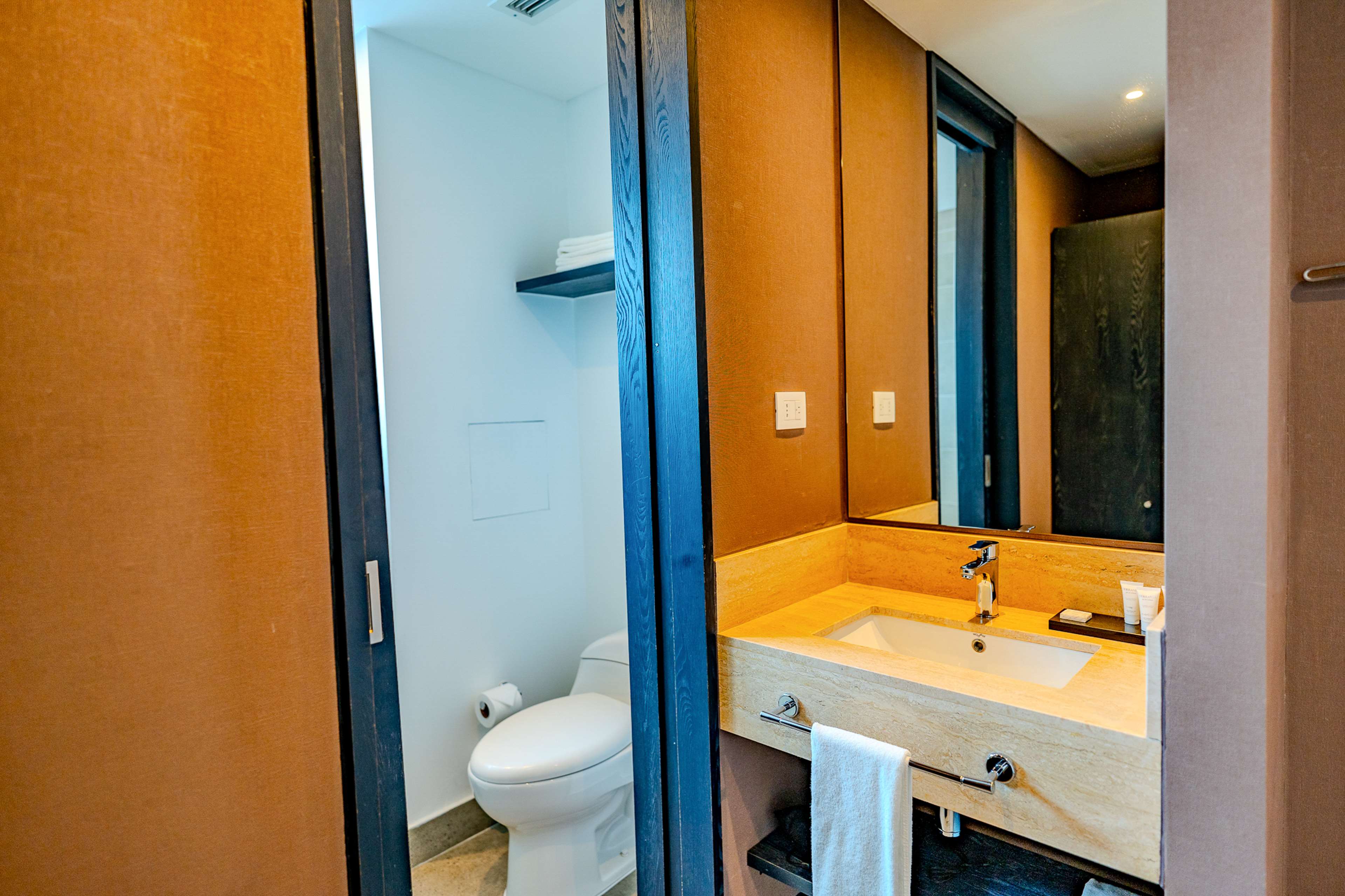Hampton by Hilton Santiago Las Condes Room Type - 1 QUEEN ACCESSIBLE ROOM