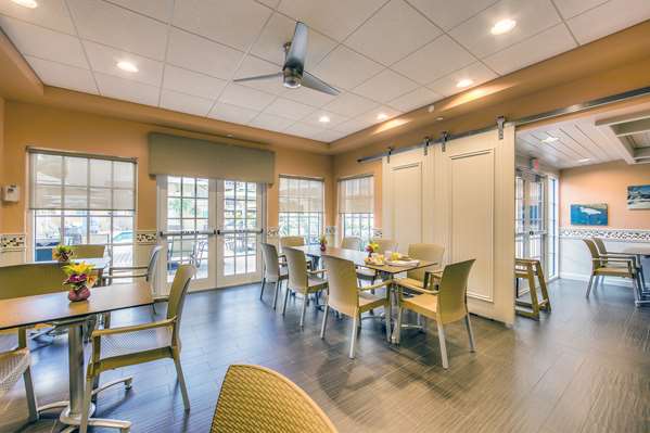 Restaurant - Inn of Naples