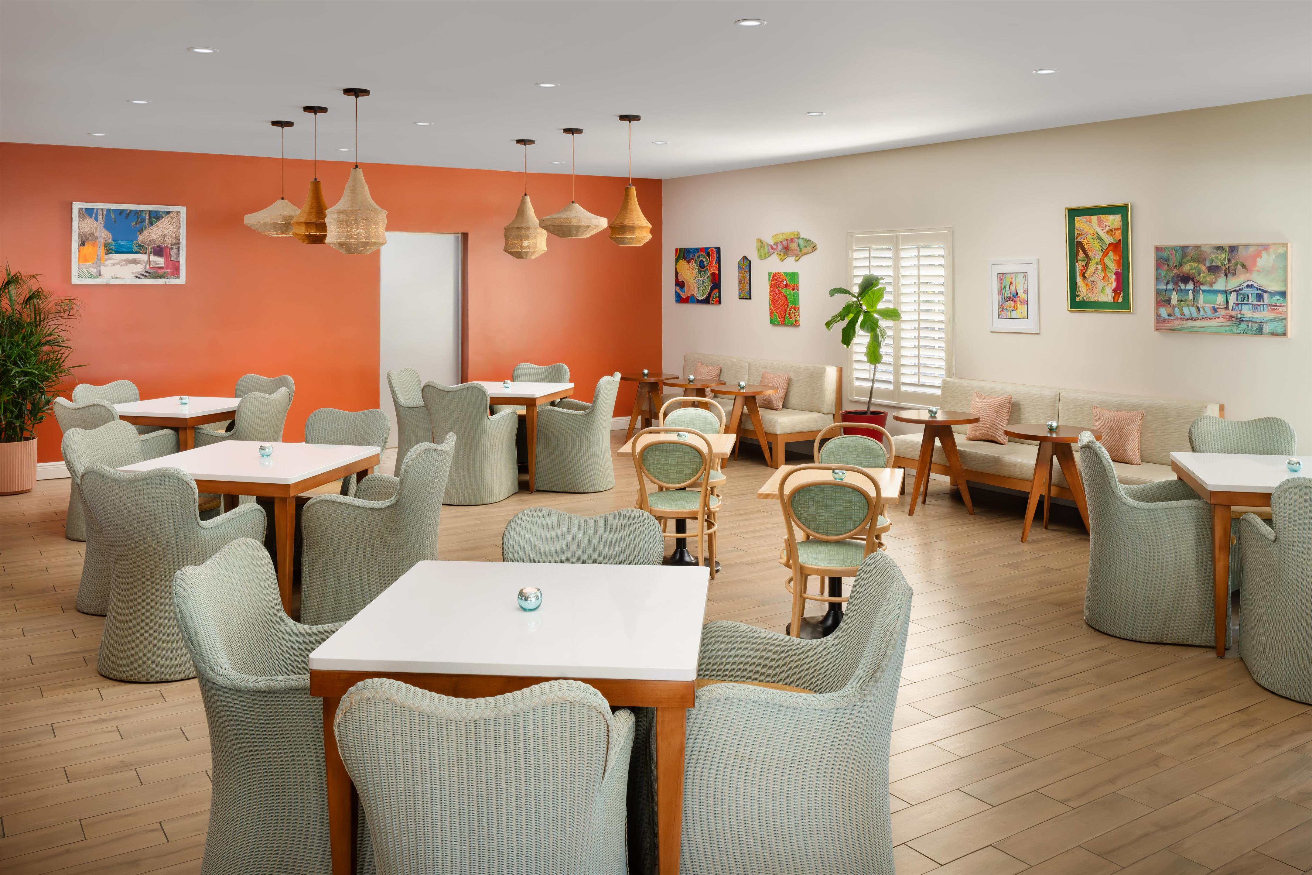 Restaurant | Inn of Naples, Tapestry Collection by Hilton