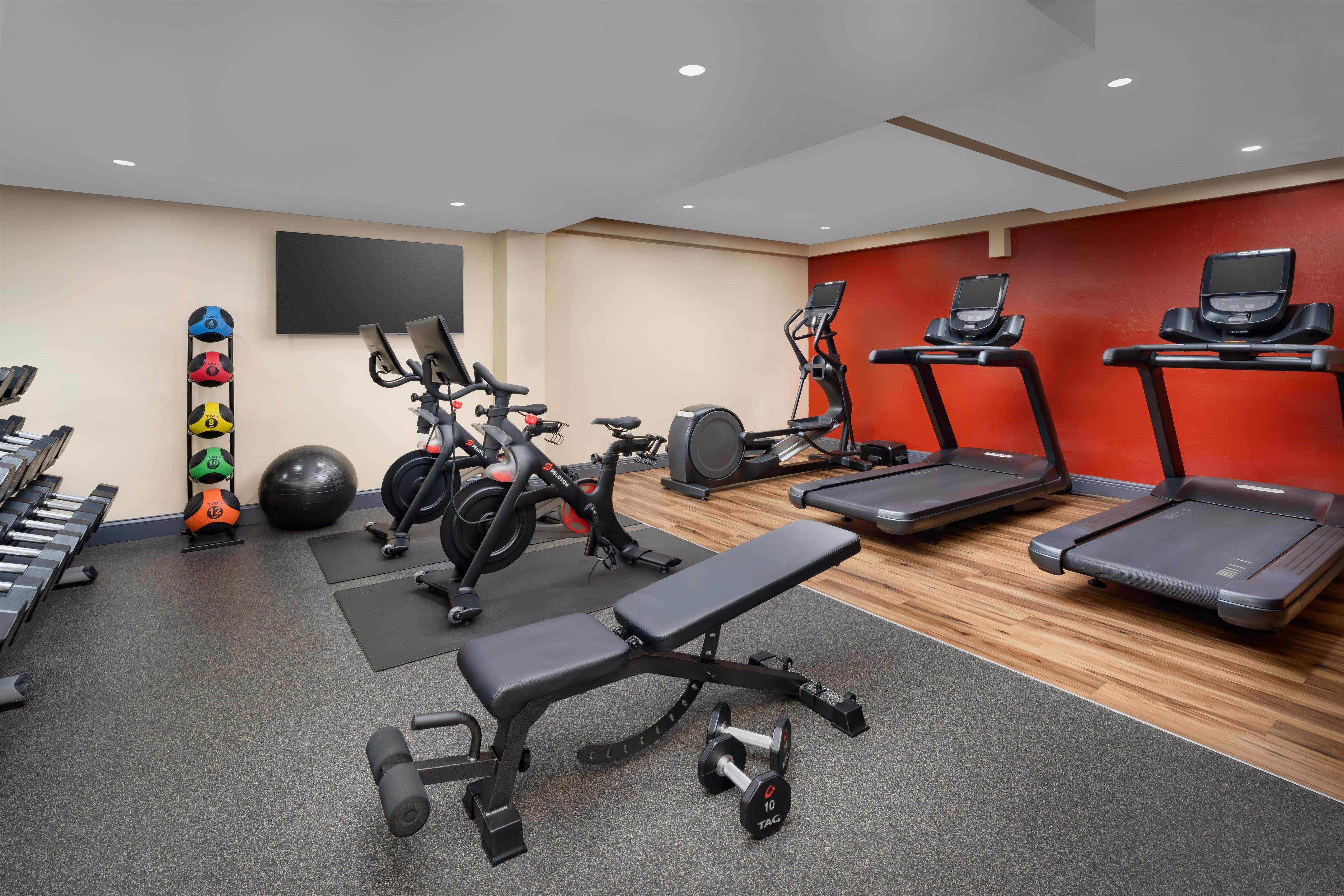 Health club fitness center gym | Inn of Naples, Tapestry Collection by Hilton