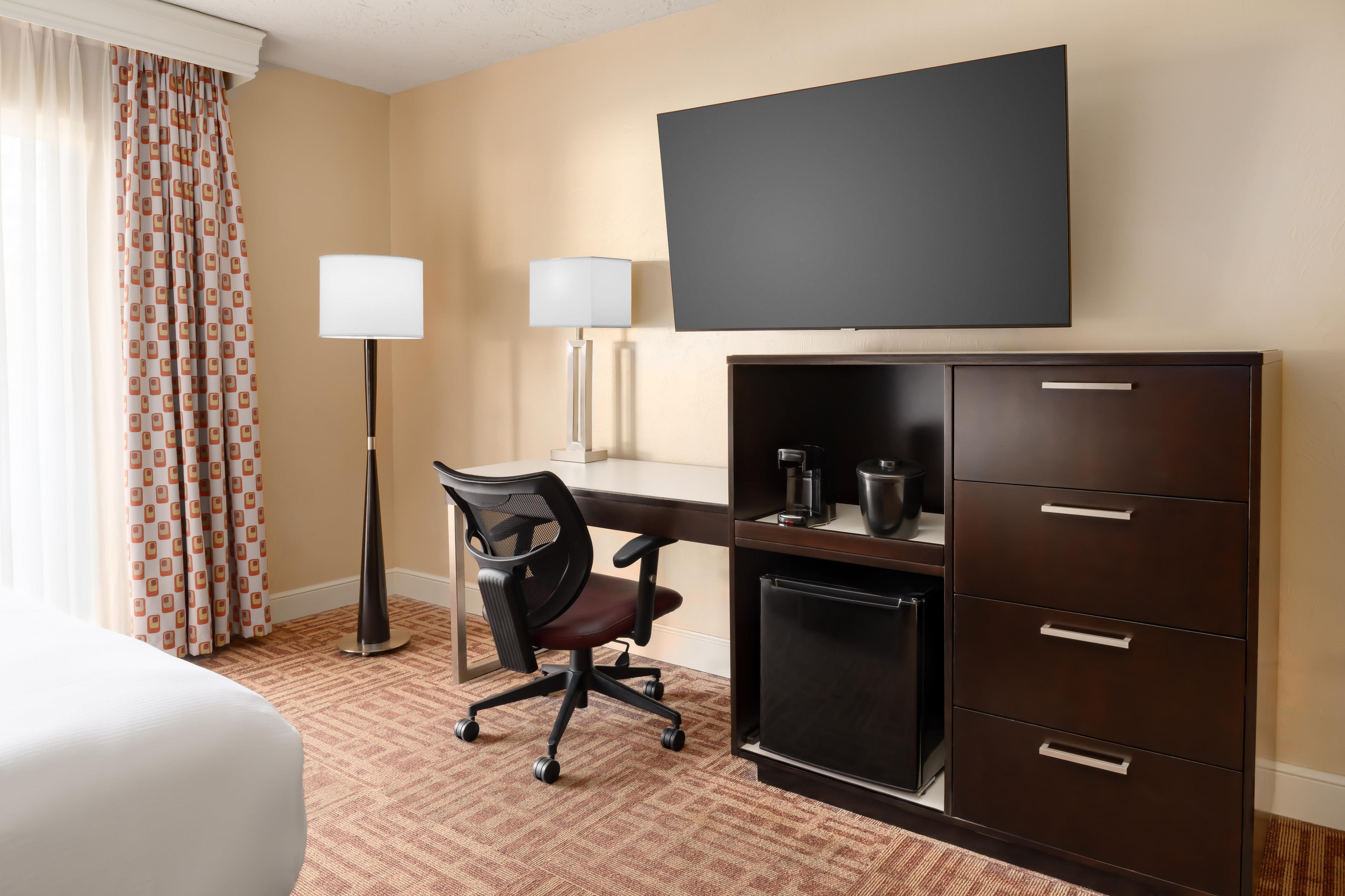 Inn of Naples, Tapestry Collection by Hilton Room Type - 1 BDRM KING STE SOFABED