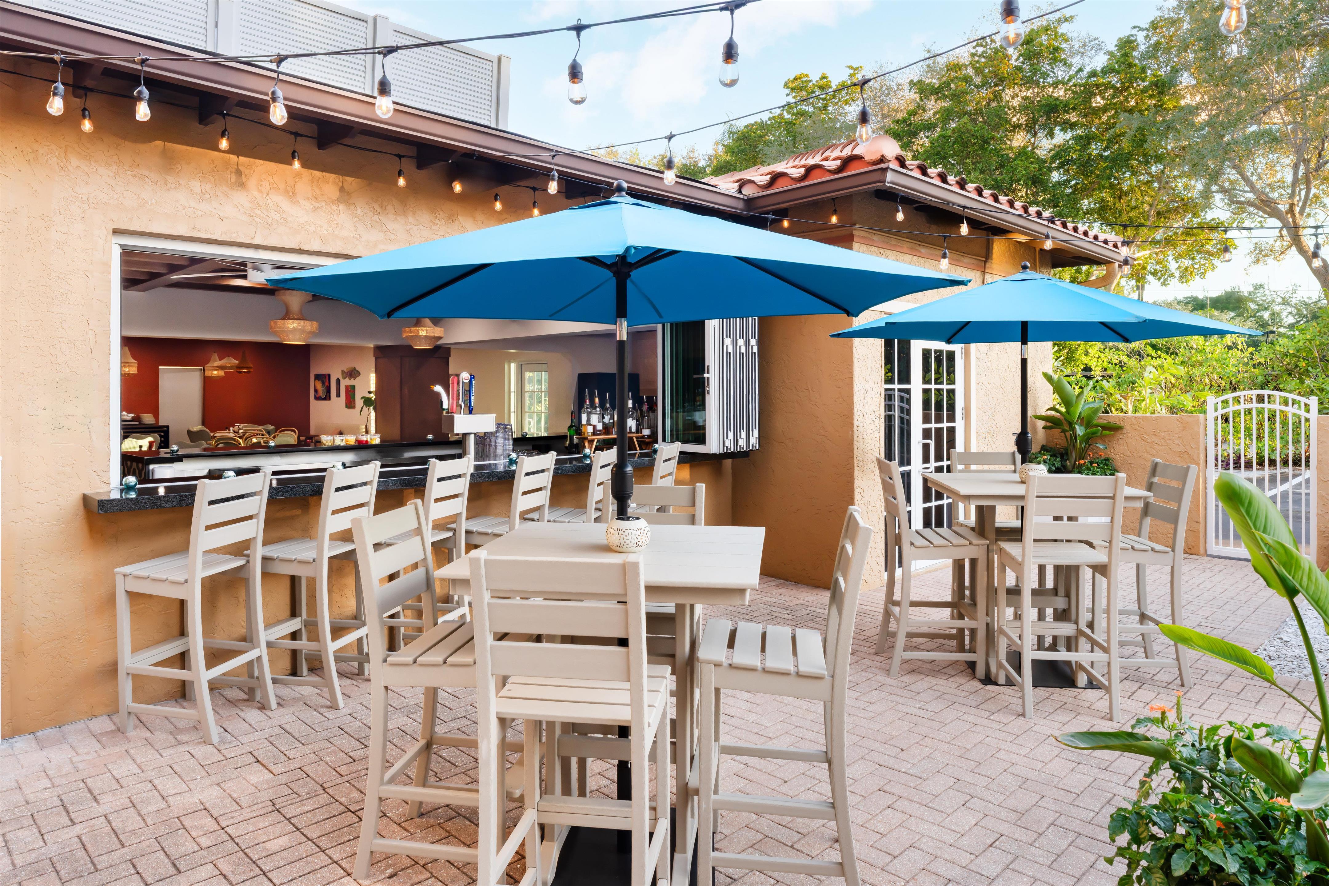 BarLounge | Inn of Naples, Tapestry Collection by Hilton