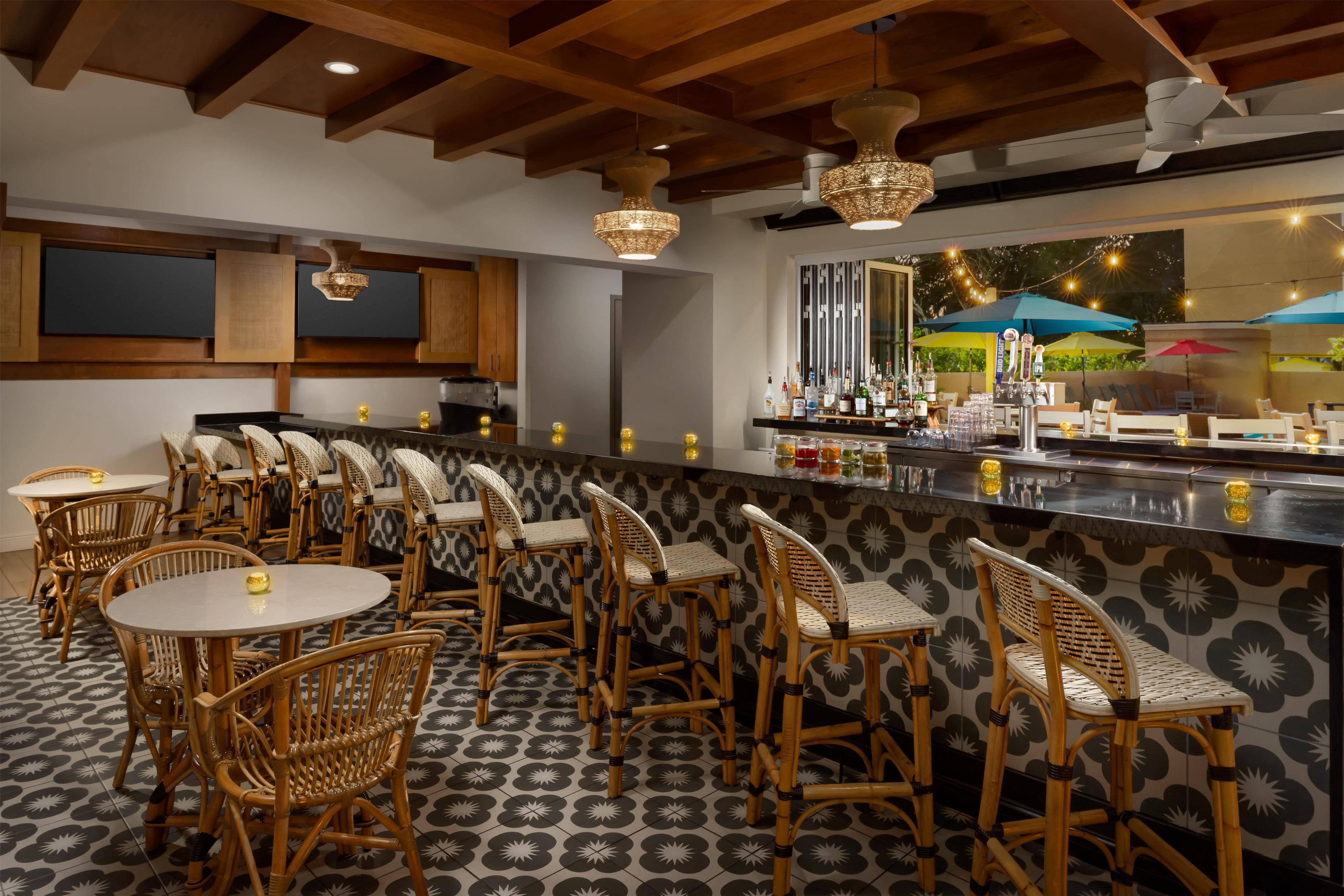 BarLounge | Inn of Naples, Tapestry Collection by Hilton