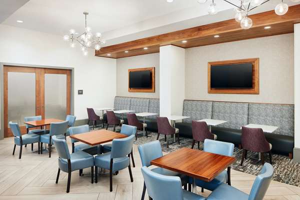 Amenities - Embassy Suites Hapeville - I-85, Exit 73