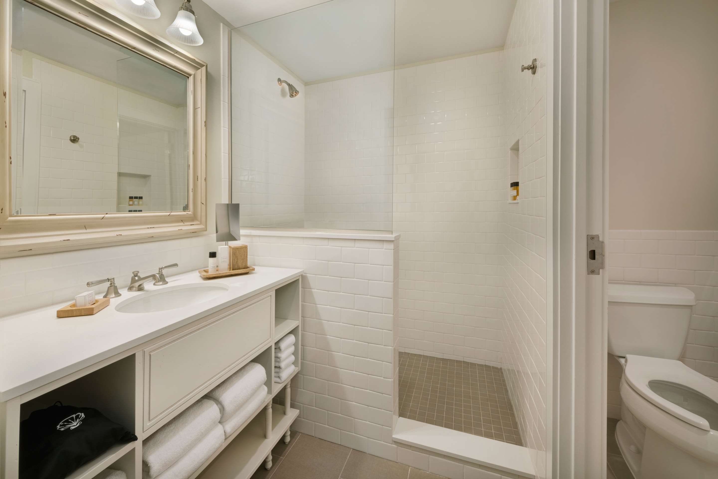 Suite Bathroom