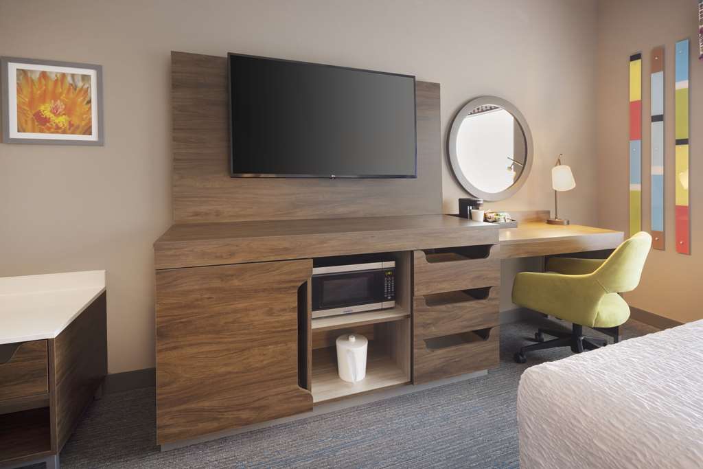 Hampton Inn Clovis, NM Room Type - 1KG MOB HEAR ACC RI-SHW NS