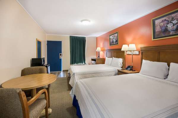  - Rodeway Inn Cecil - I-75, Exit 32