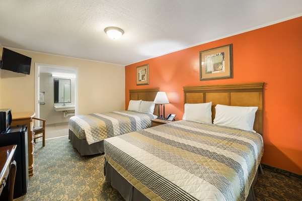  - Rodeway Inn Cecil - I-75, Exit 32