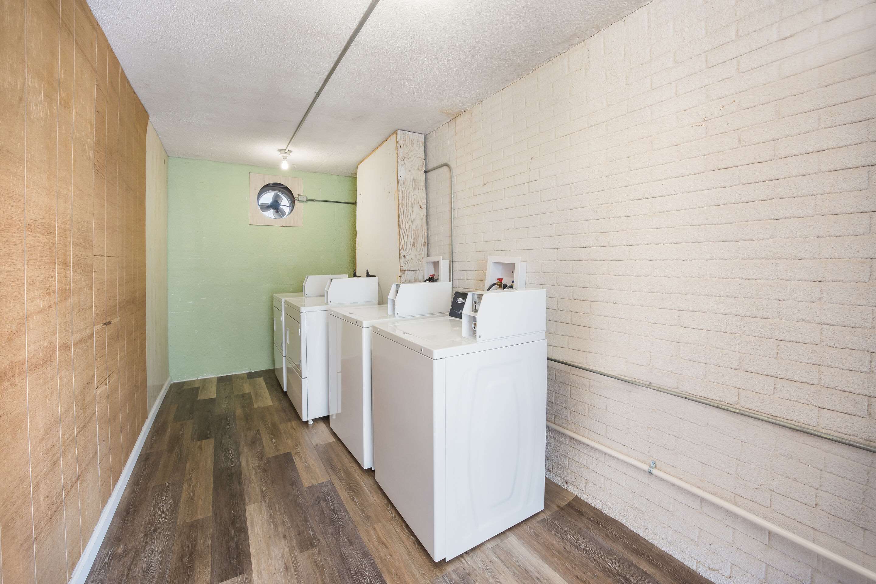 Guest laundry facilities | Rodeway Inn