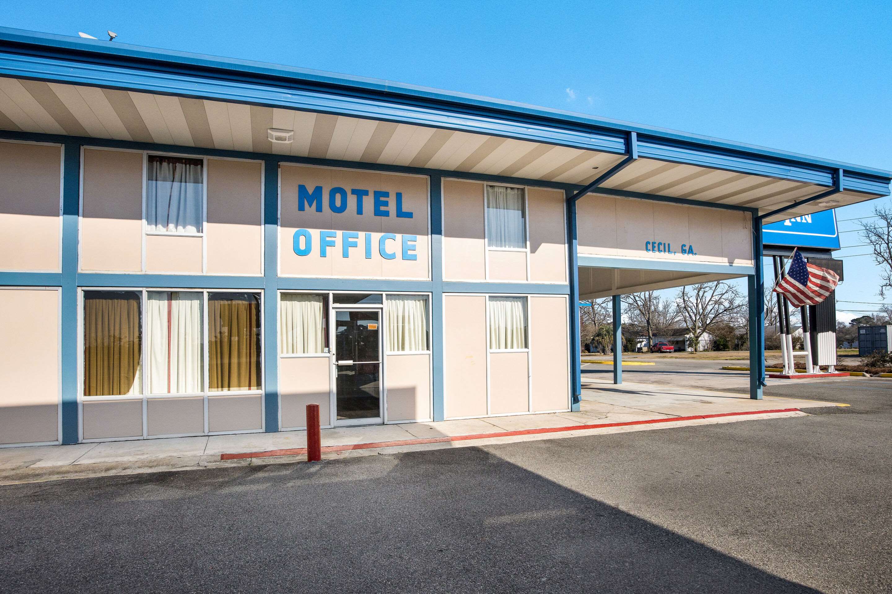 Hotel entrance | Rodeway Inn