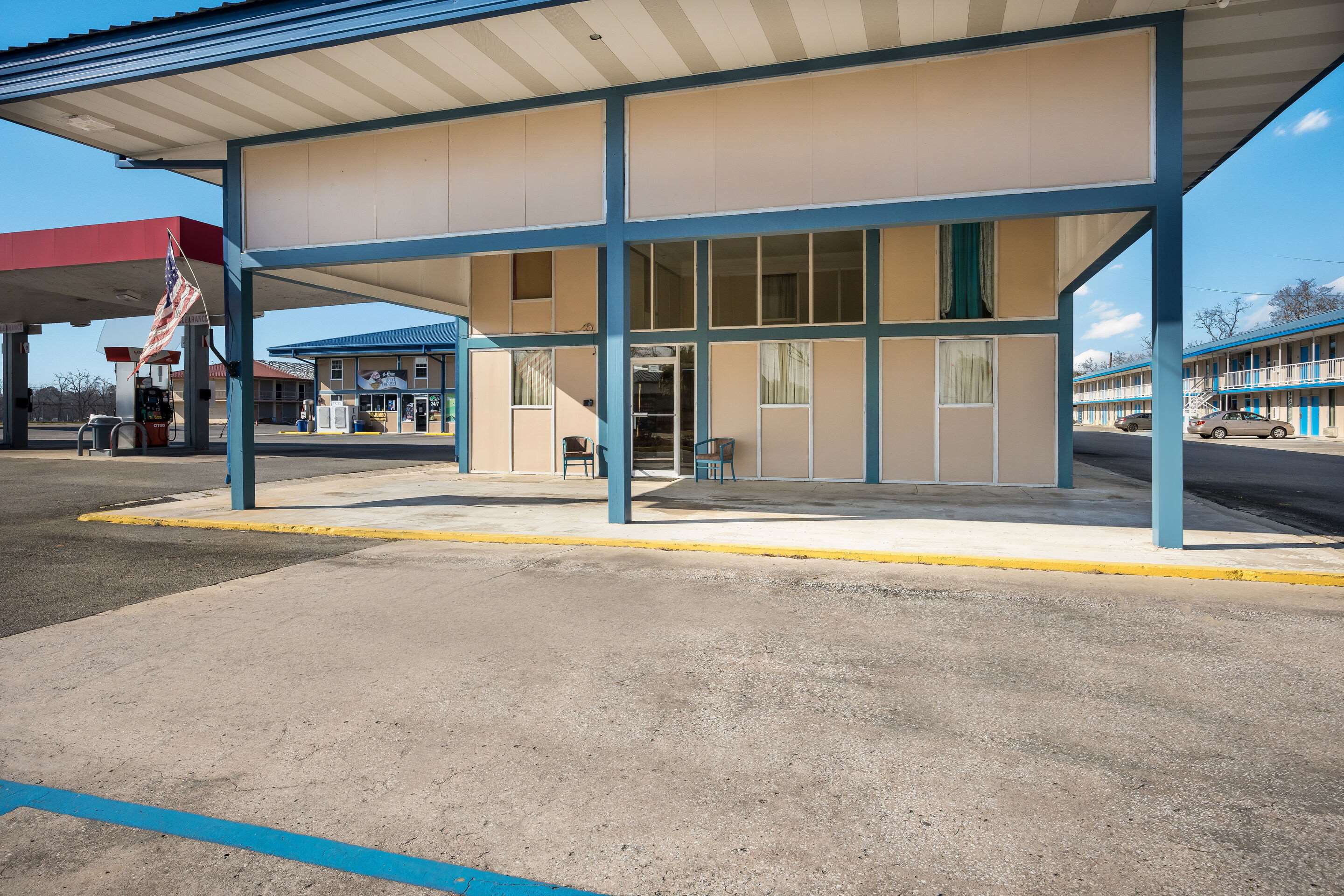 Hotel exterior | Rodeway Inn