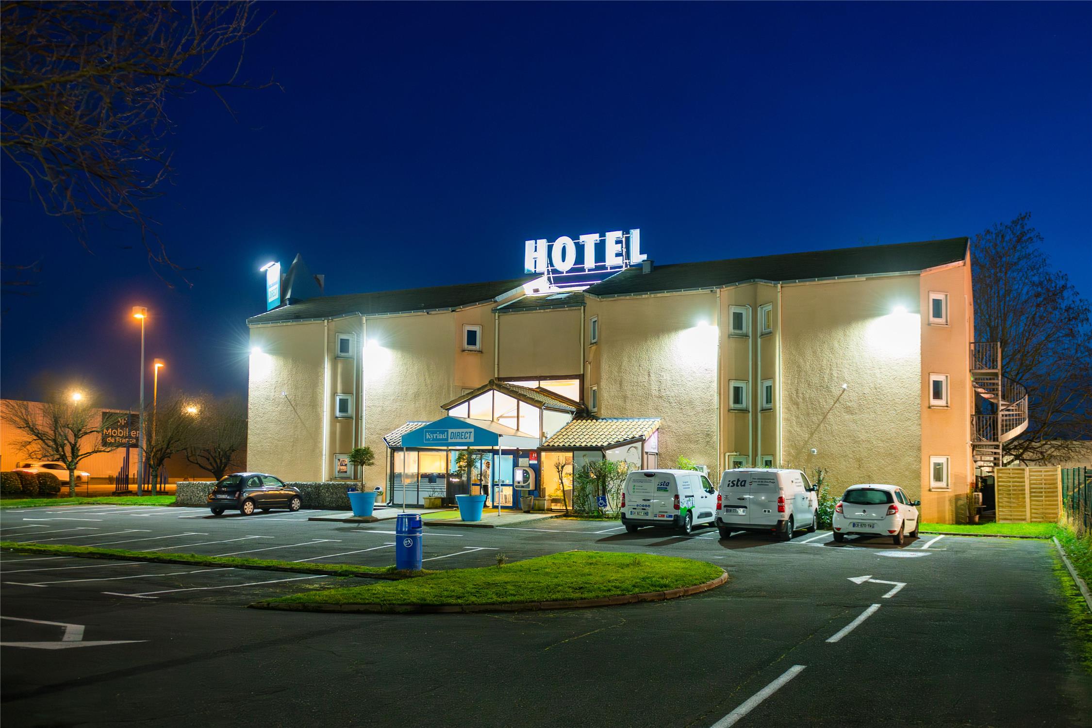 HÔTEL KYRIAD DIRECT MACON SUD - Vue extérieure