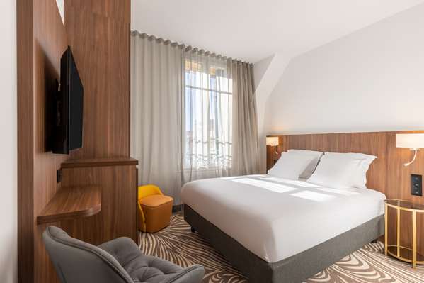 1 Queen Bed, Non-Smoking, Classic Room