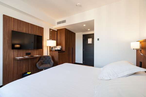 1 Queen Bed, Non-Smoking, Comfort Room