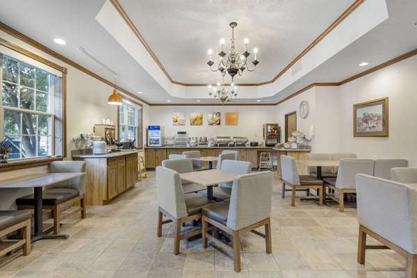 Amenities - Comfort Inn & Suites Keystone