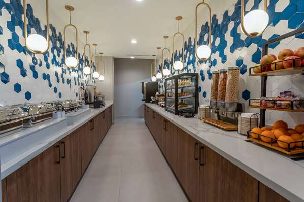 Amenities - La Quinta Inn & Suites Galt