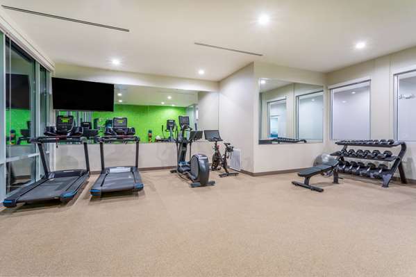 Fitness/ Exercise Room - La Quinta Inn & Suites Galt