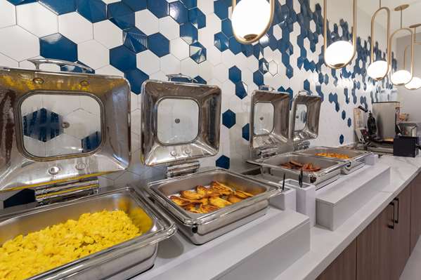 Amenities - La Quinta Inn & Suites Galt