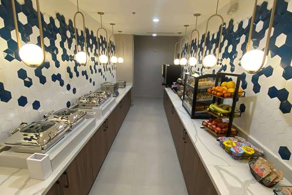 Amenities - La Quinta Inn & Suites Galt