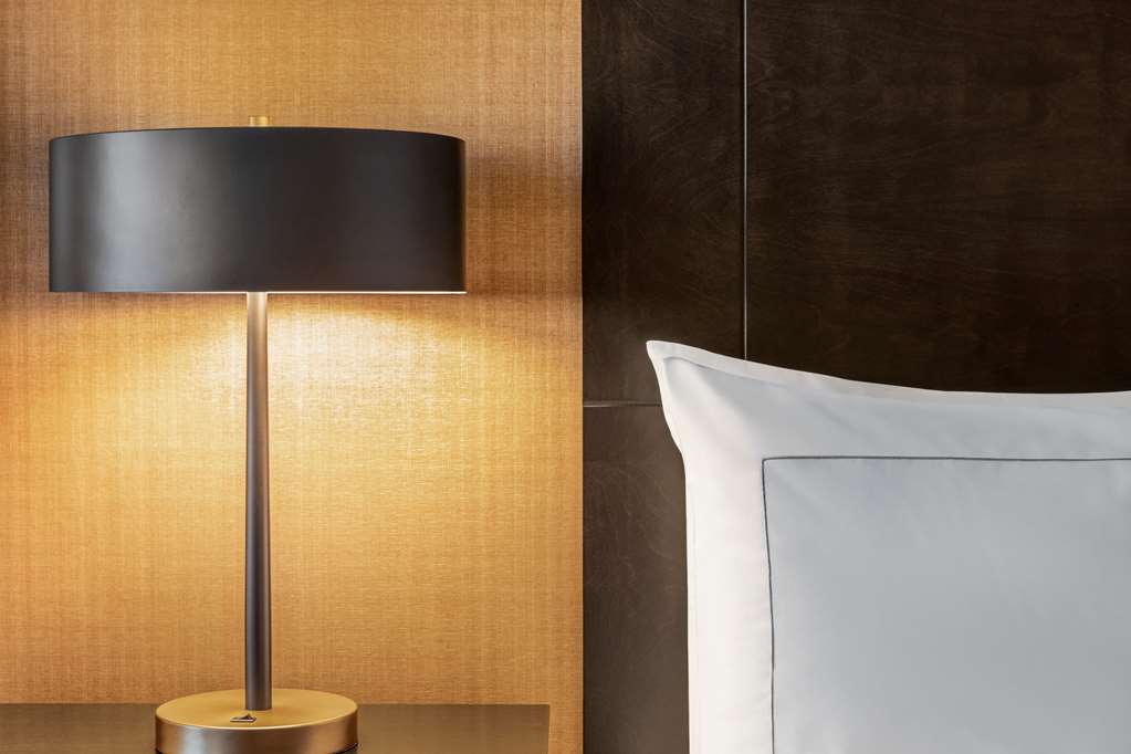 DoubleTree by Hilton Pointe Claire Montreal Airport West Room Type - 1QN MOB HEAR ACC RI-SHW