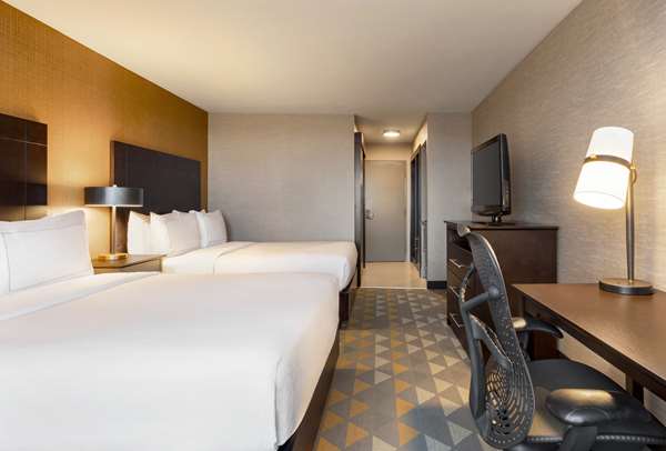  - DoubleTree by Hilton Hotel Montreal Airport