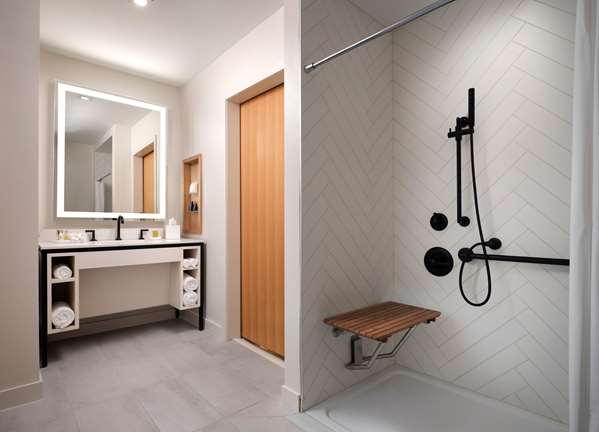  - Canopy by Hilton Hotel Downtown New Orleans