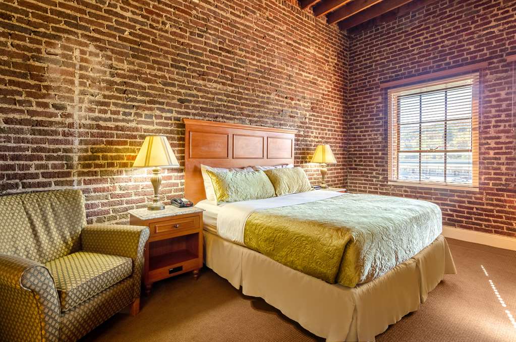 JACKSON PARK INN AN ASCEND COLLECTI-guestroom-Guest Room,Suite,On-Site.jpg