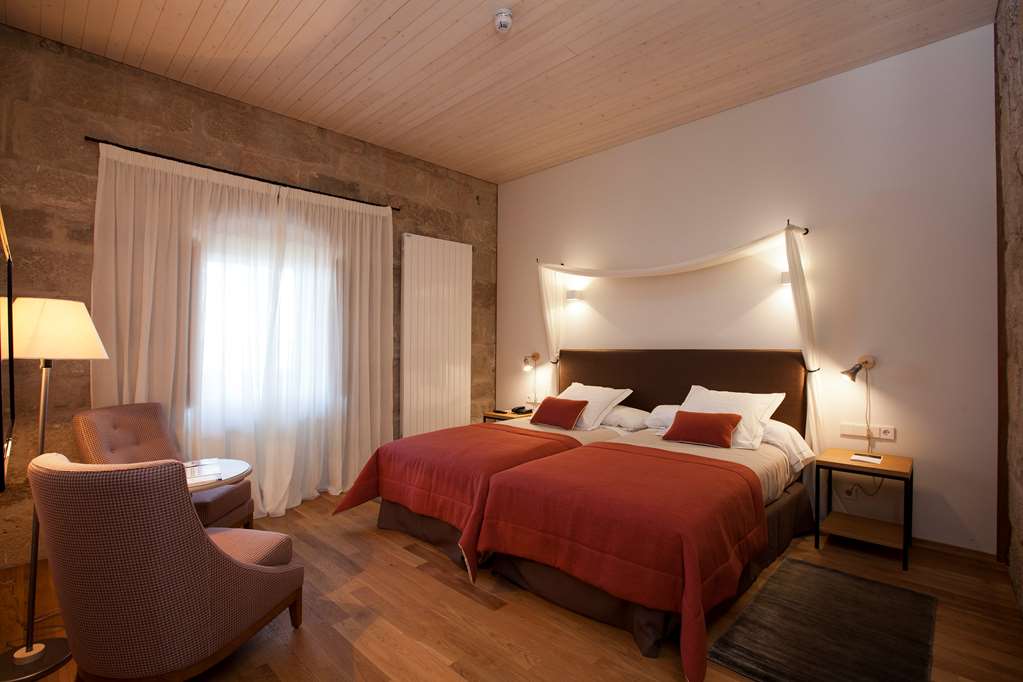 PARADOR CASTILLO DE MONTERREI-guestroom-Guest Room,On-Site.jpg