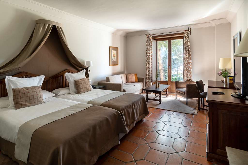 PARADOR DE AVILA-guestroom-Guest Room,On-Site.jpg