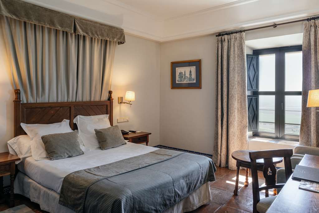 PARADOR DE CARMONA-guestroom-Guest Room,On-Site.jpg