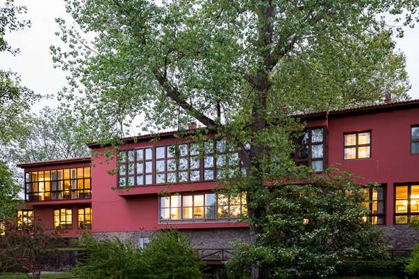 On-Site,Outdoor/Exterior,Exterior View of Building