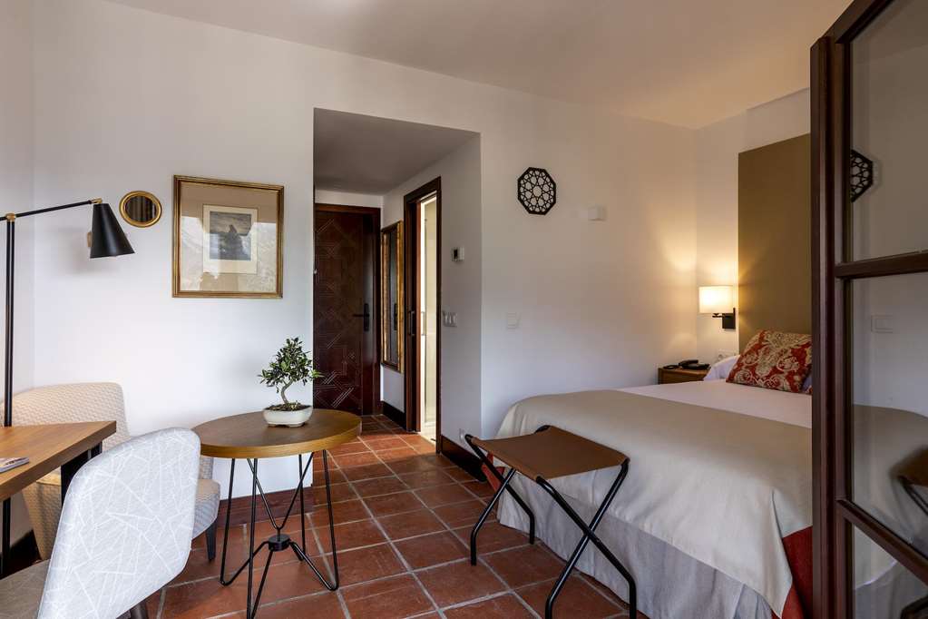 PARADOR DE JAEN-guestroom-Guest Room,On-Site.jpg