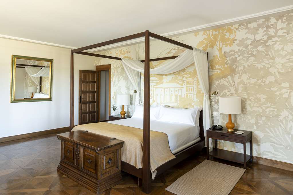 PARADOR DE LERMA-guestroom-Guest Room,Suite,On-Site.jpg