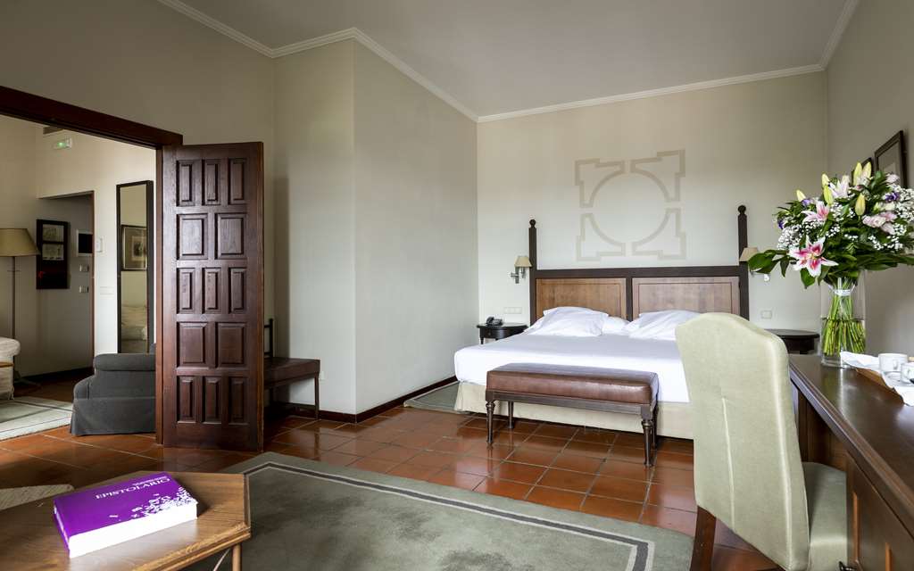 PARADOR DE MONFORTE DE LEMOS-guestroom-Guest Room,Suite,On-Site.jpg