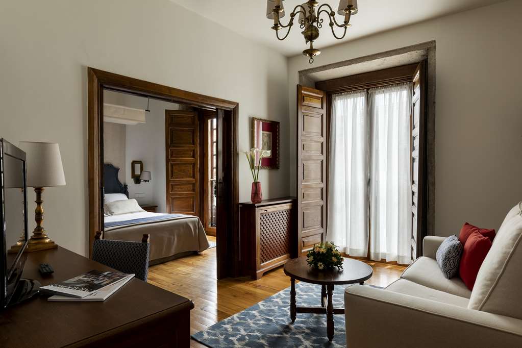 PARADOR DE PONTEVEDRA-guestroom-Guest Room,On-Site.jpg