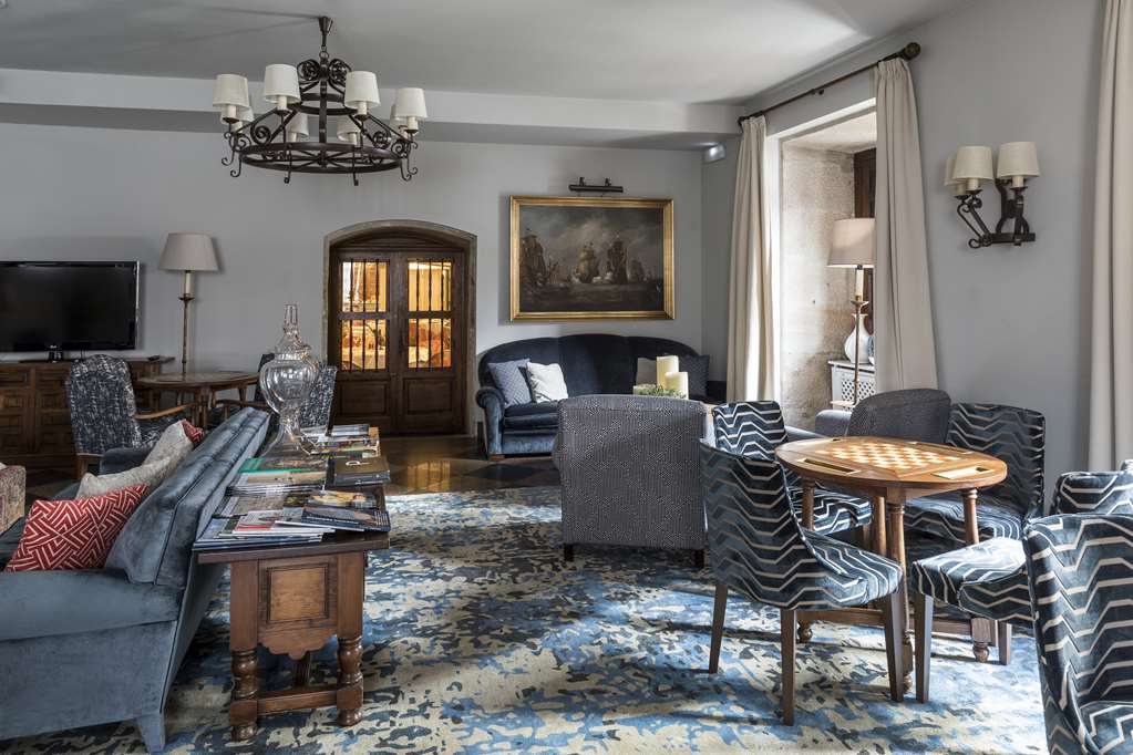 PARADOR DE PONTEVEDRA-guestroom-Guest Room,Guest Room Amenity,On-Site.jpg