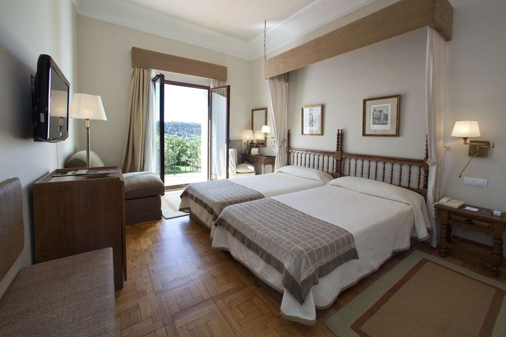 PARADOR DE TERUEL-guestroom-Guest Room,On-Site.jpg