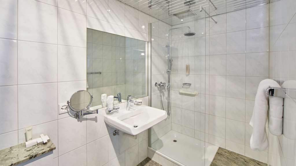 HOTEL WETTSTEIN-guestroom-Guest Room,Bathroom,On-Site.jpg