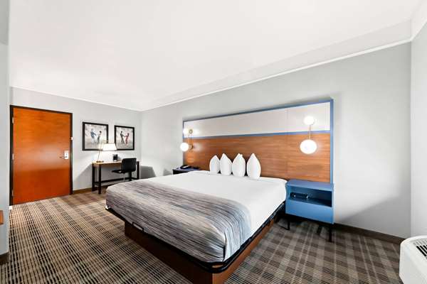 1 King Bed, Suite, Non-Smoking