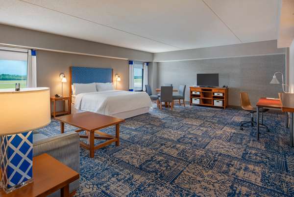 Suite - Bangor Aviator Hotel