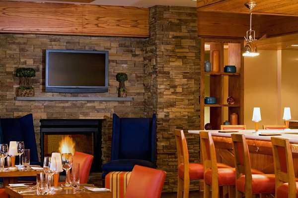 Restaurant - Bangor Aviator Hotel